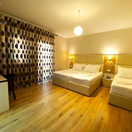 Hotel Vila E Arte City Center Tirana Exterior photo
