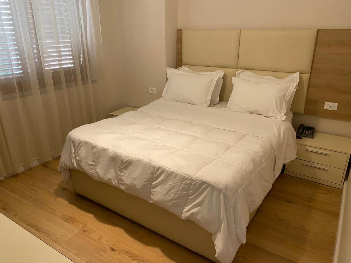 Hotel Vila E Arte City Center Tirana Exterior photo