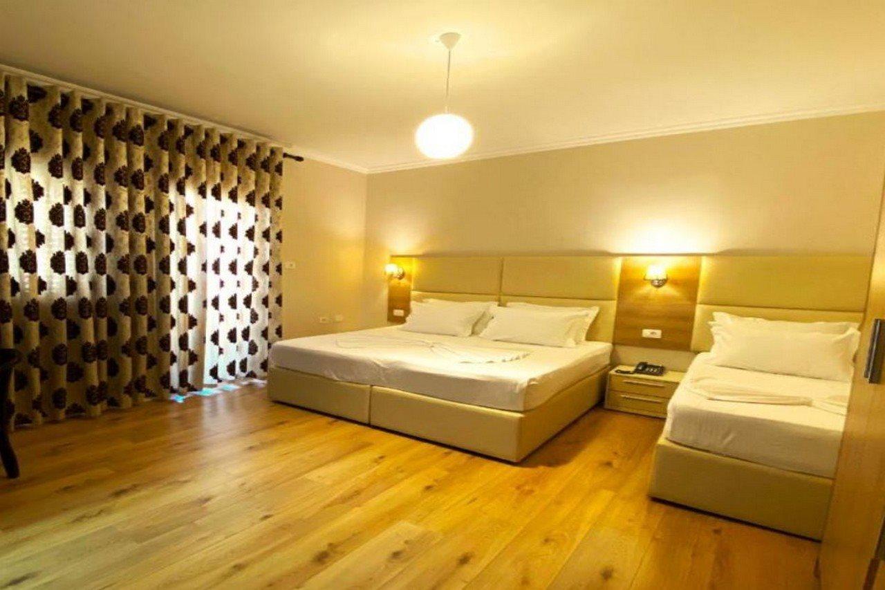 Hotel Vila E Arte City Center Tirana Exterior photo