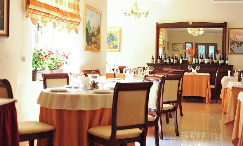 Hotel Vila E Arte City Center Tirana Exterior photo