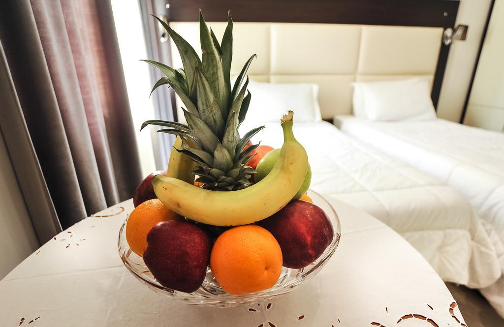 Hotel Vila E Arte City Center Tirana Exterior photo