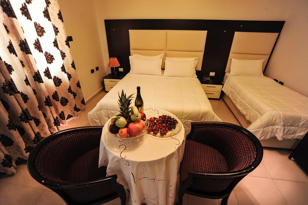 Hotel Vila E Arte City Center Tirana Exterior photo