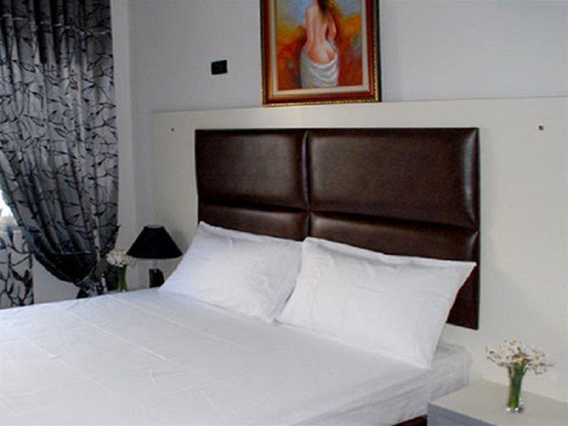 Hotel Vila E Arte City Center Tirana Exterior photo