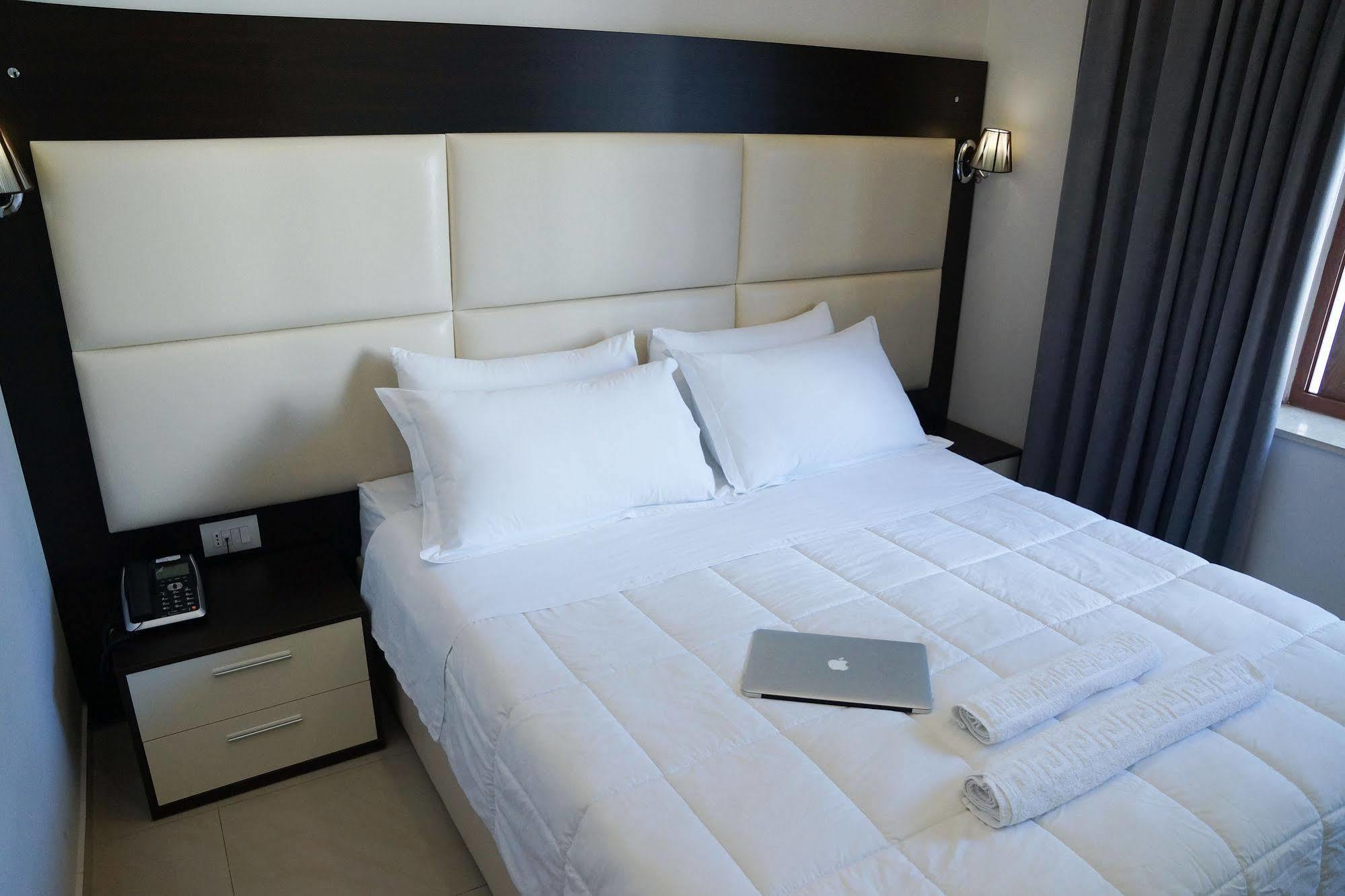 Hotel Vila E Arte City Center Tirana Exterior photo